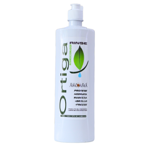 Botella de acondicionador Ortiga de Aromamá, formulado para proteger, hidratar y suavizar el cabello. Este producto destaca por sus ingredientes naturales que aportan brillo y frescura, ideal para todo tipo de cabellos. Su presentación de 300 ml es perfecta para un uso prolongado.