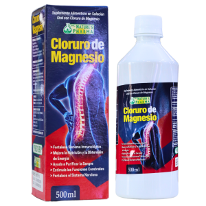 CLORURO DE MAGNESIO 500 ML – NATURES PHARMA 6 Imagen de un envase de Cloruro de Magnesio de 500 ml de la marca Nature's Pharma. El producto se presenta en una botella blanca con tapa, acompañado de su caja de cartón. El cloruro de magnesio es un suplemento alimenticio que ayuda a fortalecer el sistema inmunológico, mejorar la nutrición y purificar la sangre, además de contribuir al funcionamiento normal del sistema nervioso. Ideal para quienes buscan un aporte adicional de magnesio en su dieta