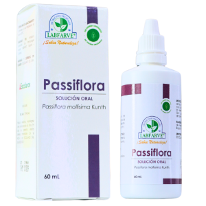 PASSIFLORA 60 ML – LABFARVE 18 Frasco de 60 ml de Passiflora, solución oral de Labfarve, elaborado a base de Passiflora mollisima Kunth. Este producto natural está diseñado para promover la relajación y el bienestar. Se presenta en un envase blanco con detalles en colores morado y verde, acompañado de su caja informativa. Ideal para quienes buscan alternativas naturales para el manejo del estrés y la ansiedad.
